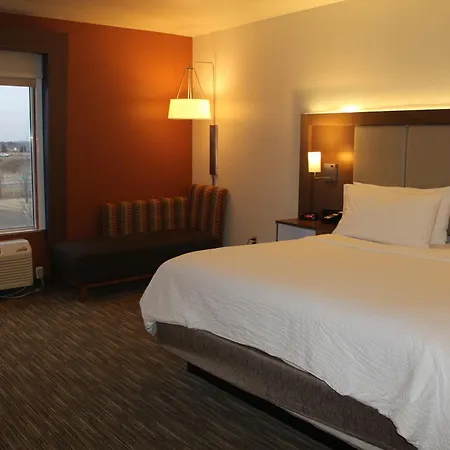 Holiday Inn Express & Suites - Beloit By Ihg Exterior photo