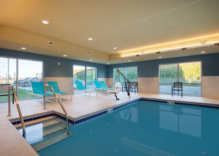 Holiday Inn Express & Suites - Beloit By Ihg
