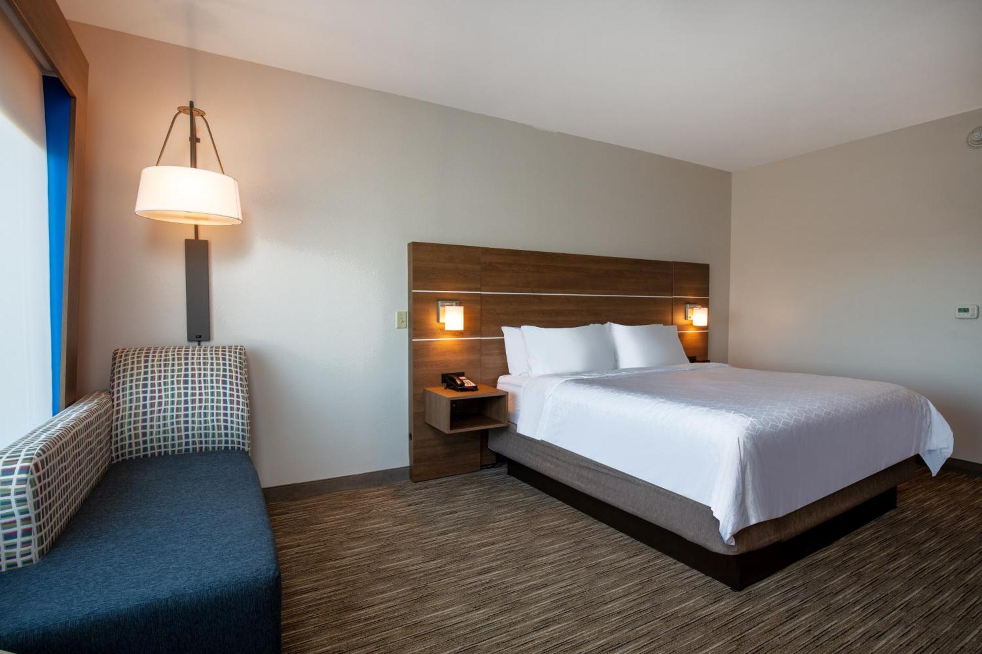Hotel Express & - By Ihg 3*
