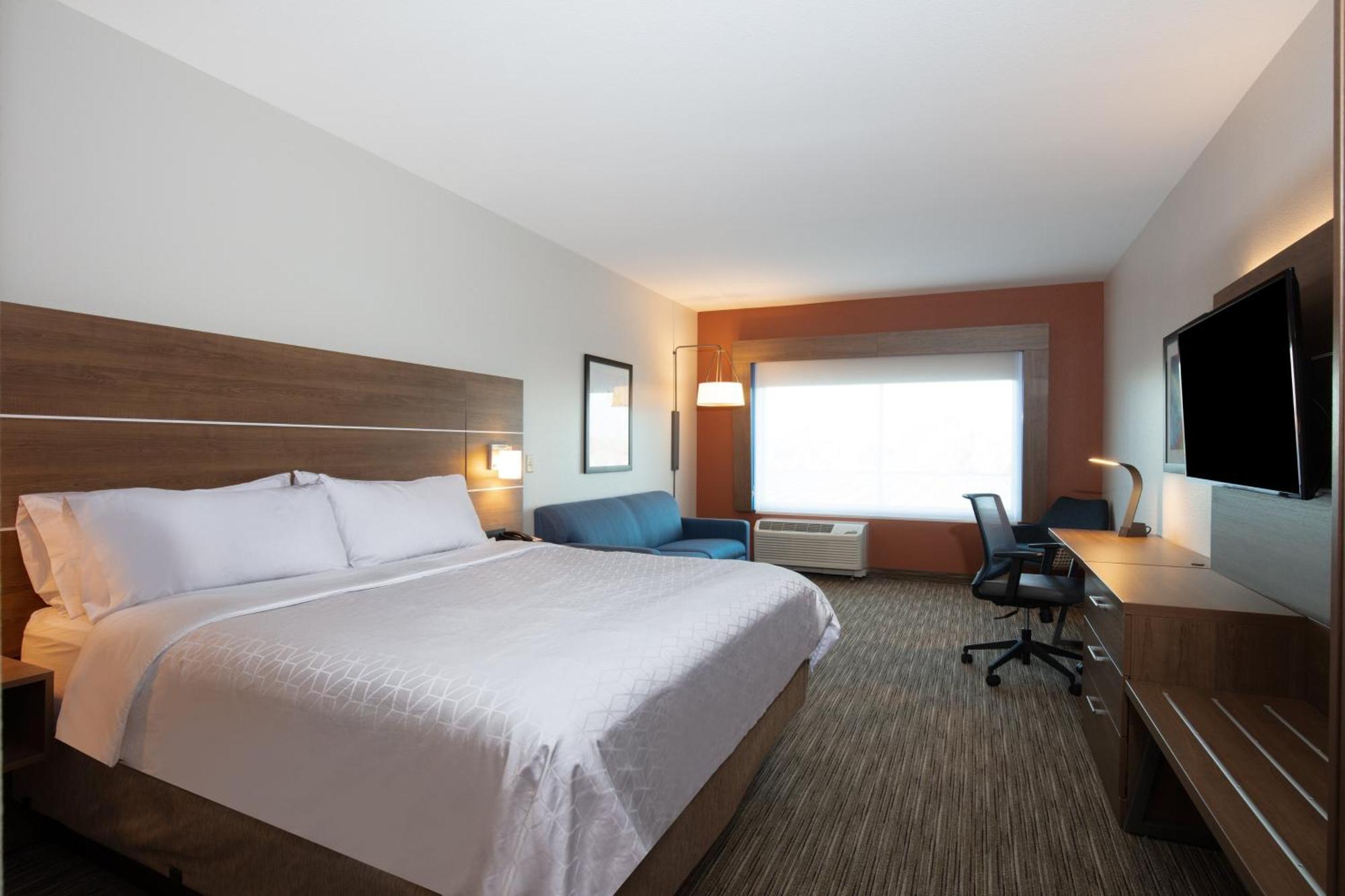 Express & - By Ihg