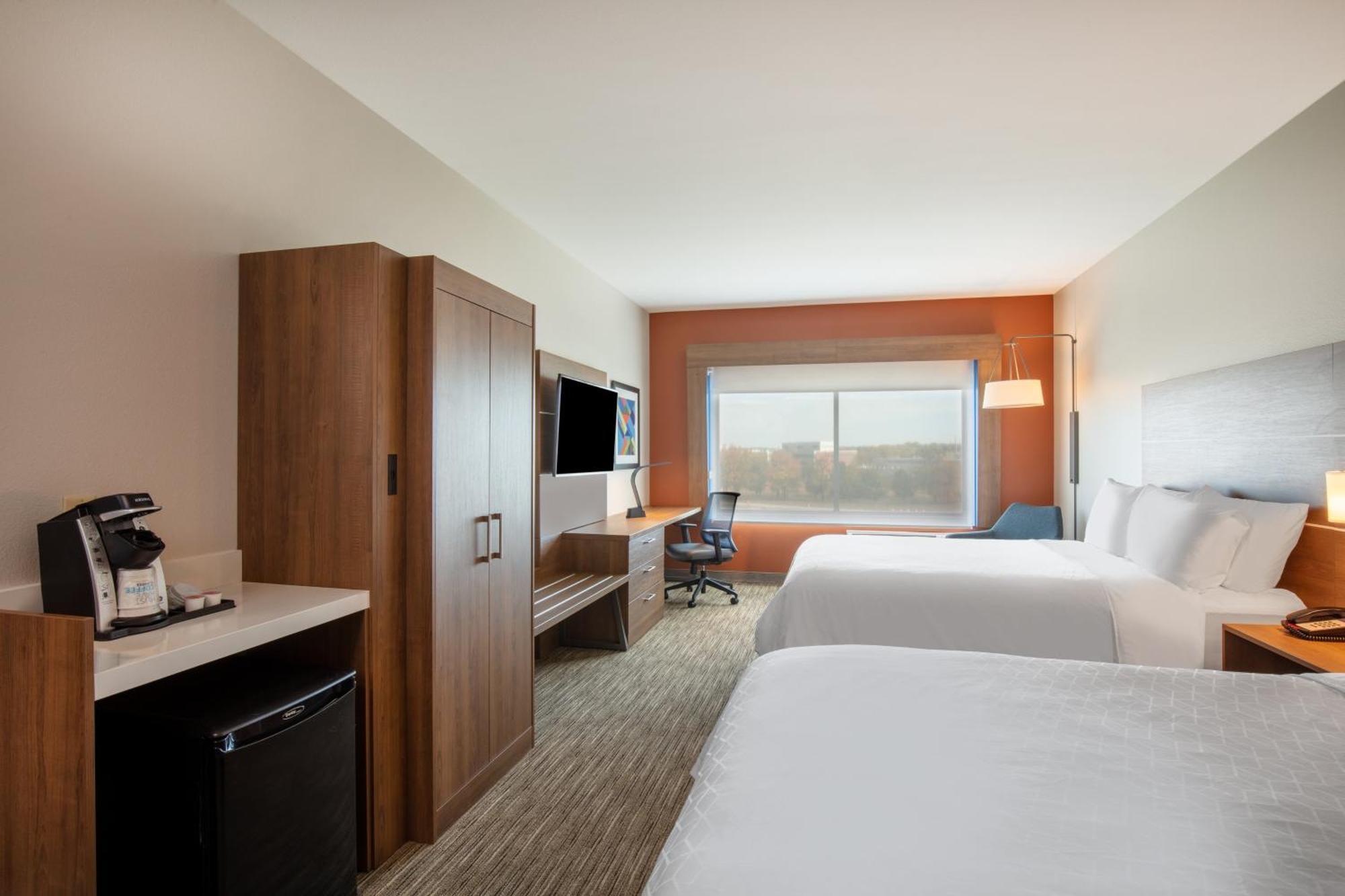 Express & - By Ihg Beloit