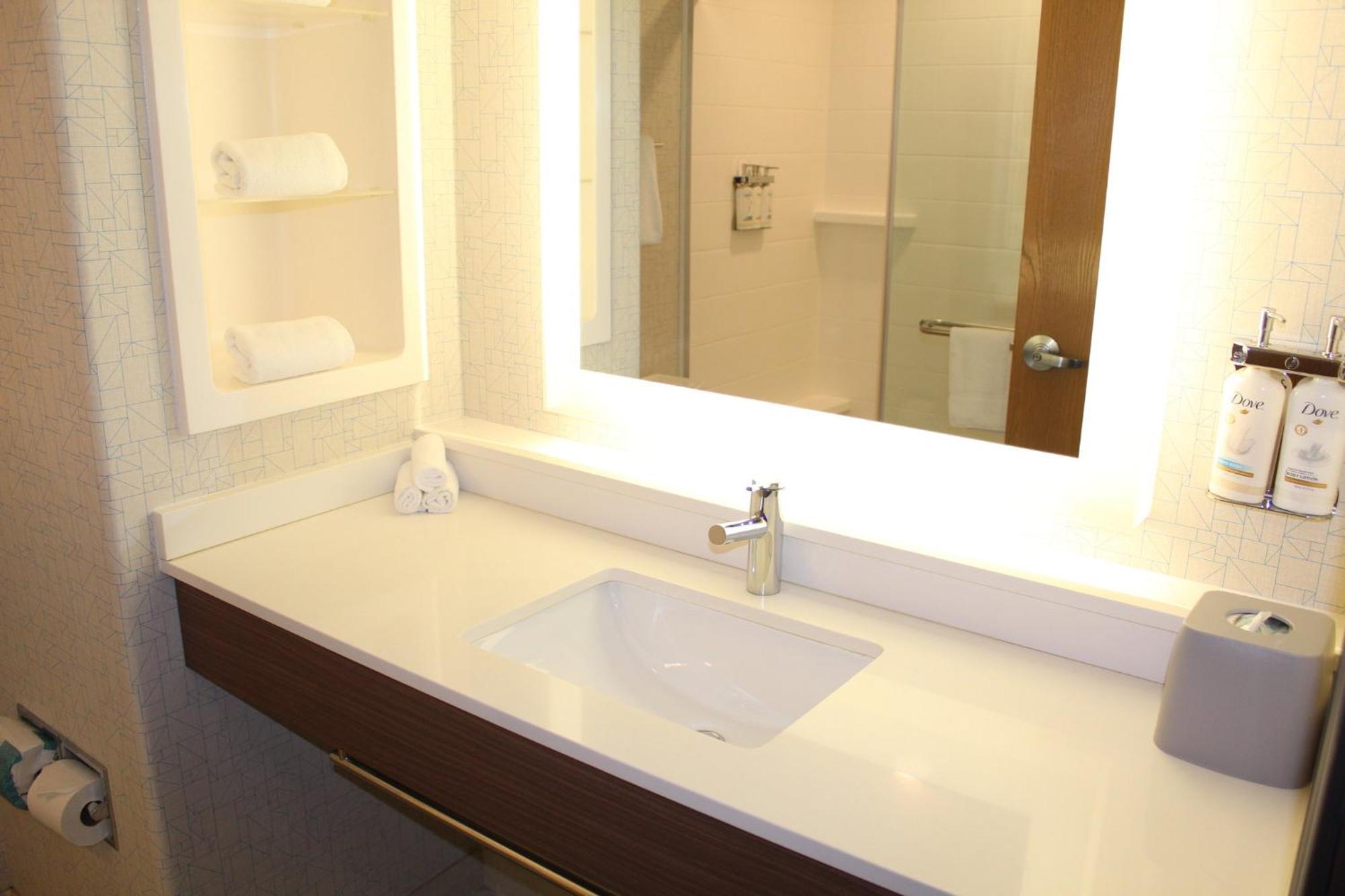 Hotel Express & - By Ihg 3*
