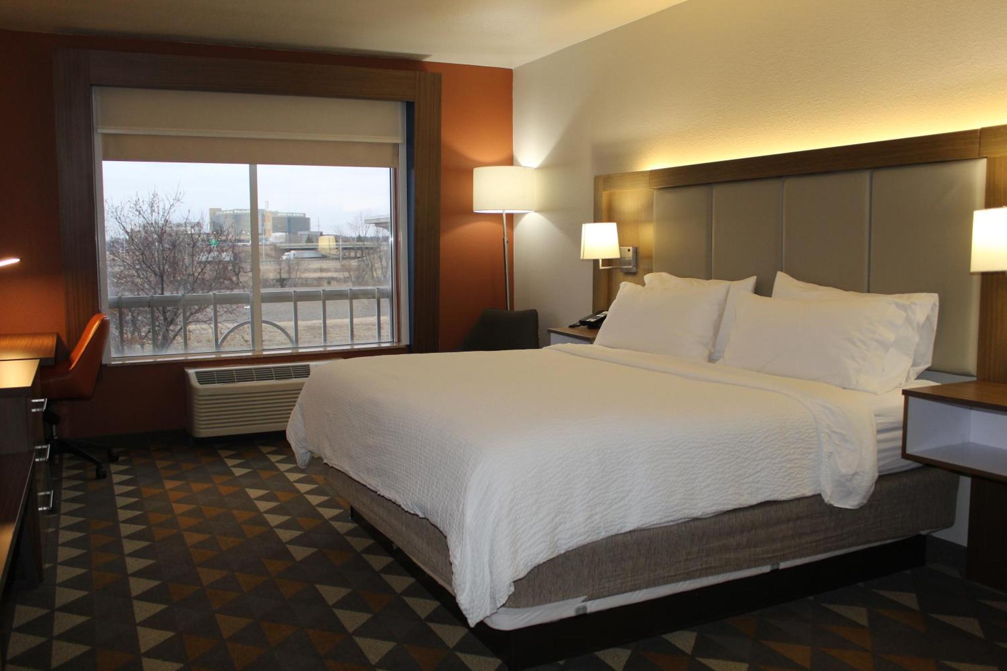 Express & - By Ihg Hotel 3*