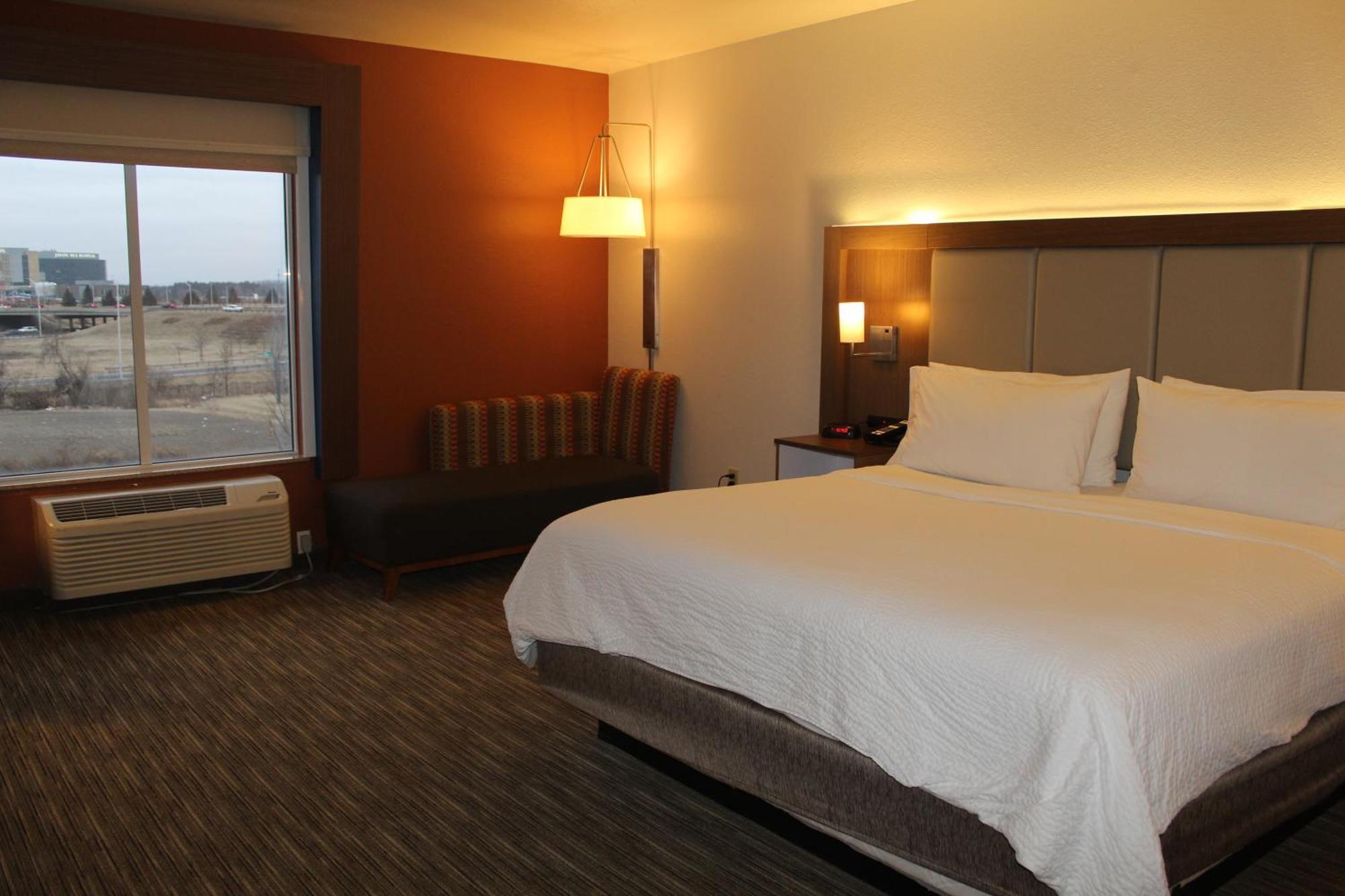 Express & - By Ihg Hotel Beloit